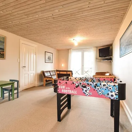 Stunning In Frorup With House Sea View Tårup